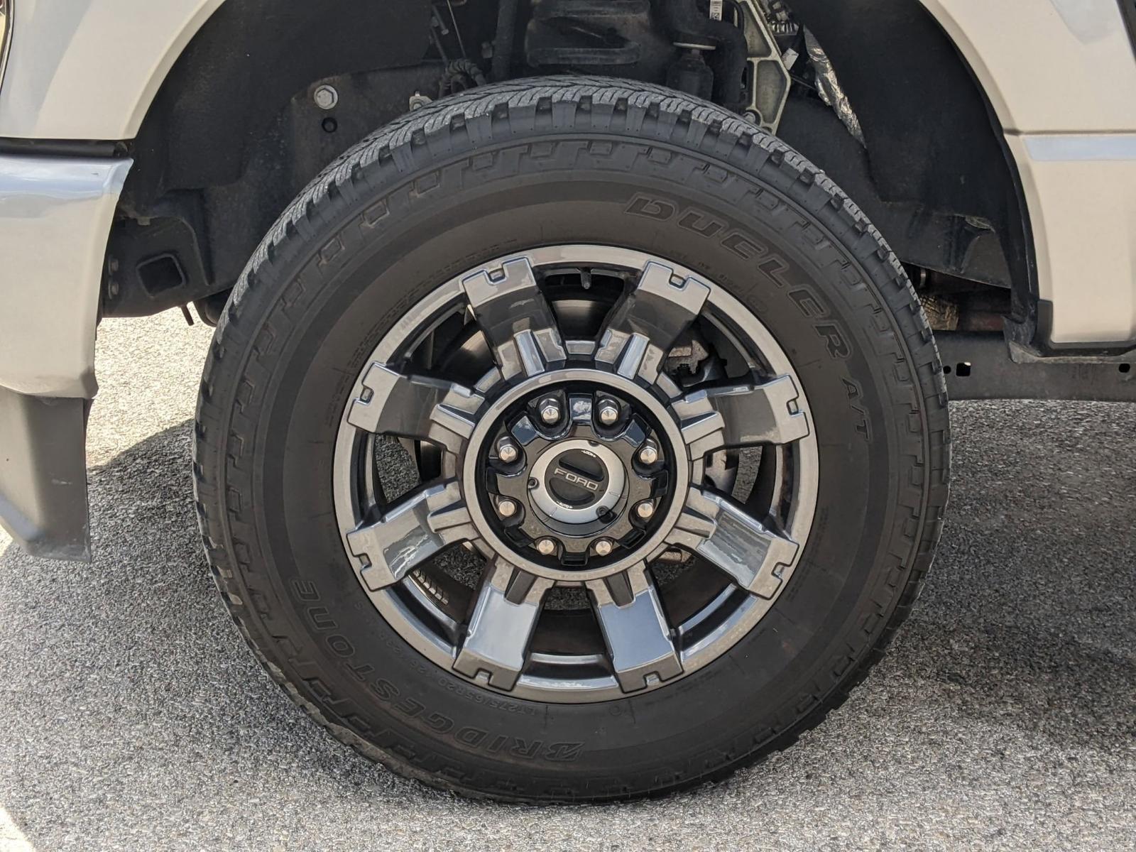 2024 Ford Super Duty F-250 SRW Vehicle Photo in Seguin, TX 78155
