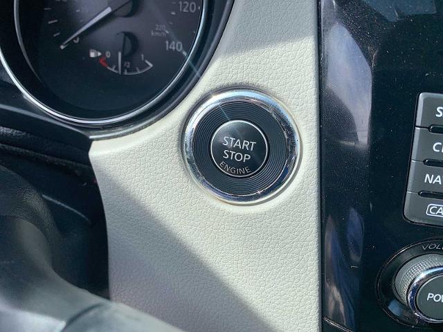 2017 Nissan Rogue Sport Vehicle Photo in MOON TOWNSHIP, PA 15108-2571