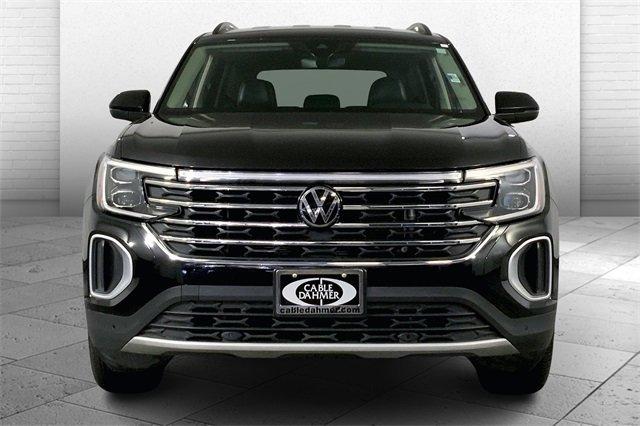 2024 Volkswagen Atlas Vehicle Photo in INDEPENDENCE, MO 64055-1314
