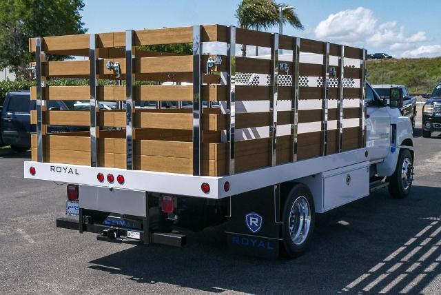 2023 Chevrolet Silverado Chassis Cab Vehicle Photo in VENTURA, CA 93003-8585