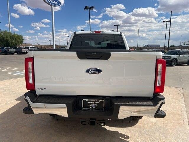 2024 Ford Super Duty F-250 SRW Vehicle Photo in Winslow, AZ 86047-2439