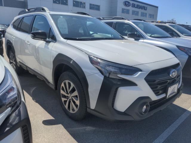 2025 Subaru Outback Vehicle Photo in Green Bay, WI 54304