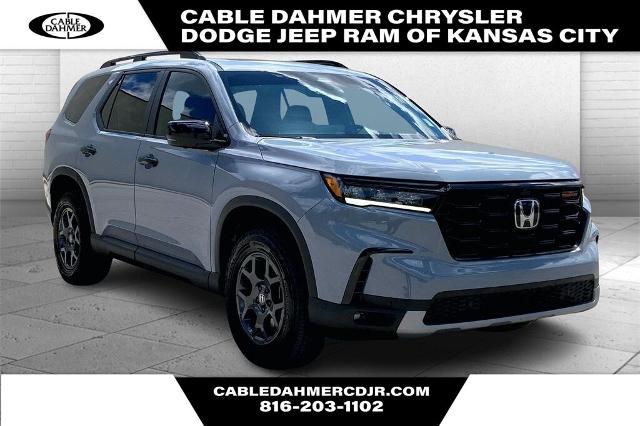 2023 Honda Pilot Vehicle Photo in Kansas City, MO 64114