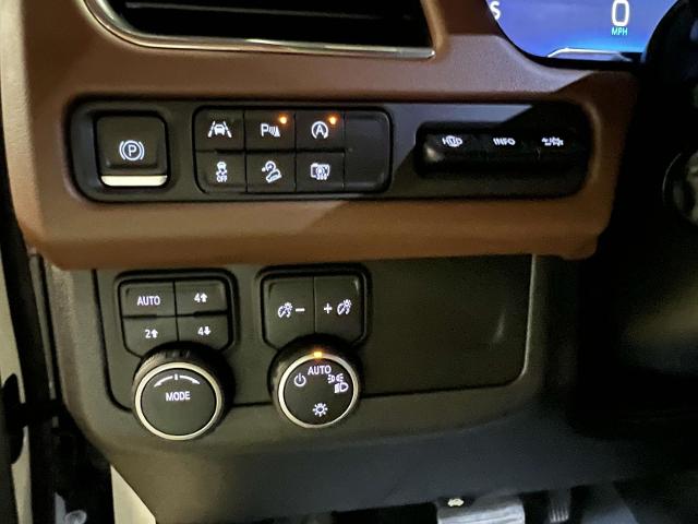 2023 Chevrolet Suburban Vehicle Photo in Roslyn, NY 11576