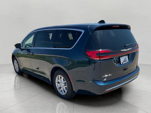 2025 Chrysler Pacifica Vehicle Photo in Kaukauna, WI 54130
