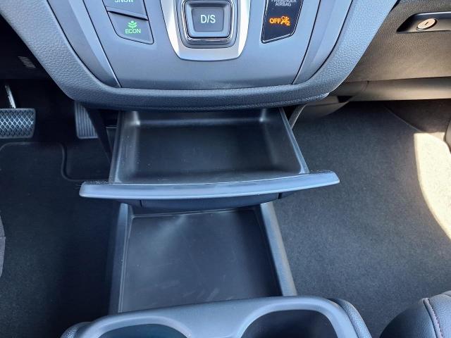 2025 Honda Odyssey Vehicle Photo in Oshkosh, WI 54904