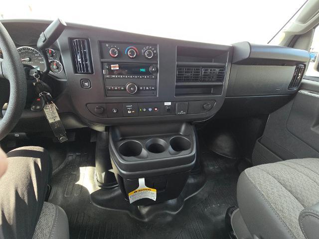 2025 Chevrolet Express Commercial Cutaway Vehicle Photo in INDEPENDENCE, MO 64055-1314