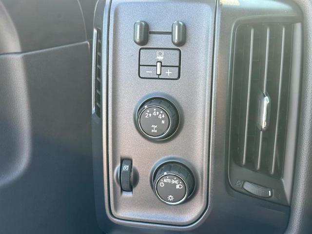 2024 Chevrolet Silverado 5500 HD Vehicle Photo in COLUMBIA, MO 65203-3903