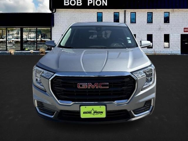 2024 GMC Terrain Vehicle Photo in CHICOPEE, MA 01020-5001