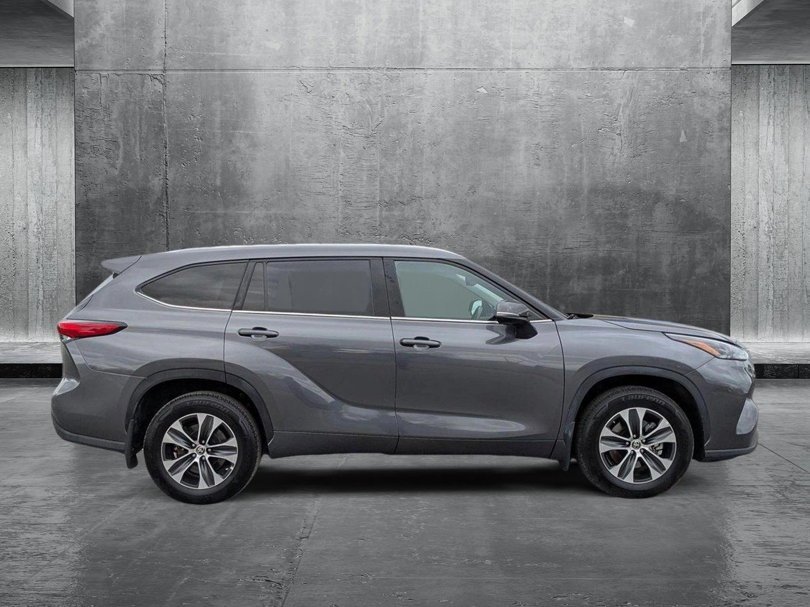 2022 Toyota Highlander Vehicle Photo in Spokane Valley, WA 99212