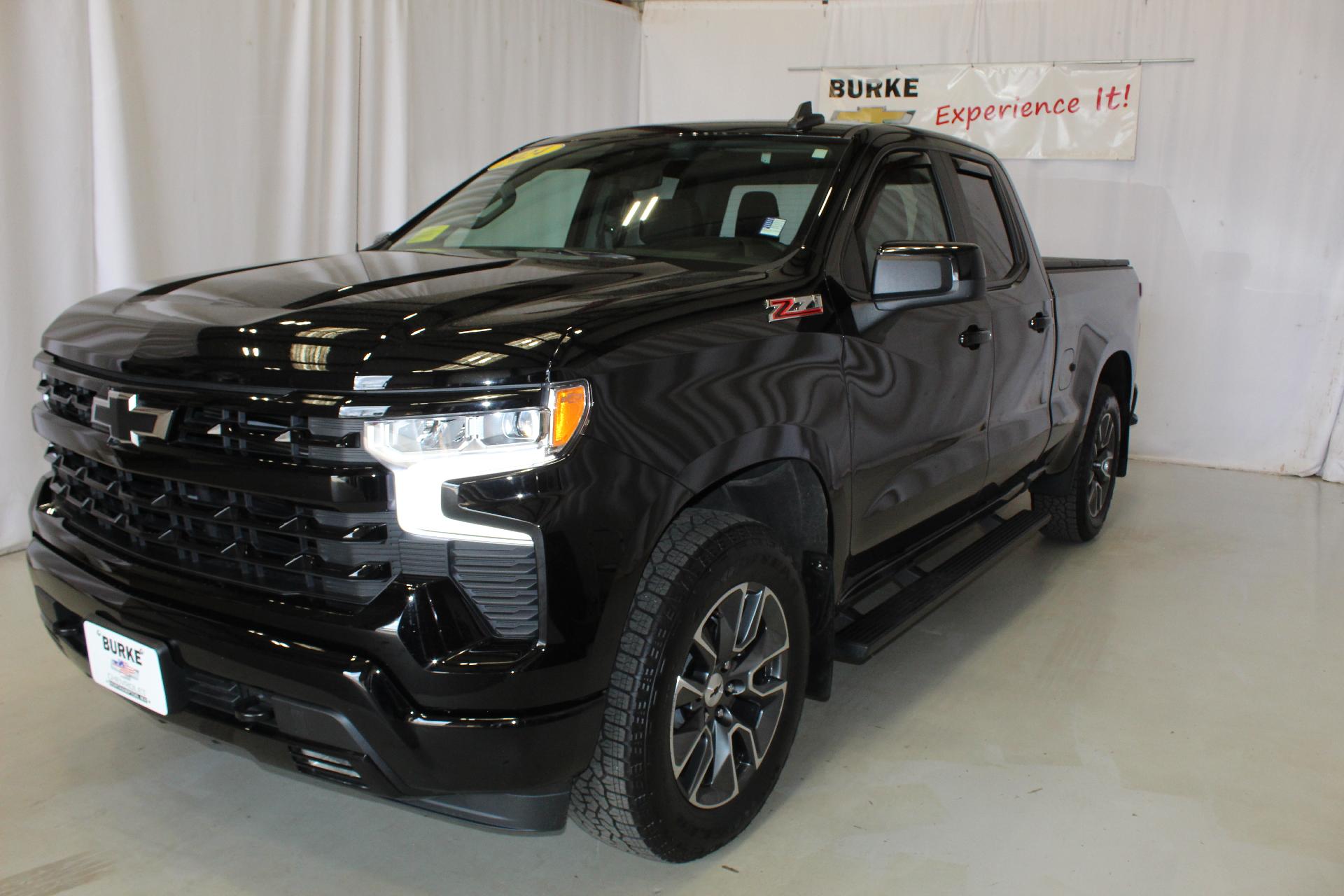 2024 Chevrolet Silverado 1500 Vehicle Photo in NORTHAMPTON, MA 01060-1120