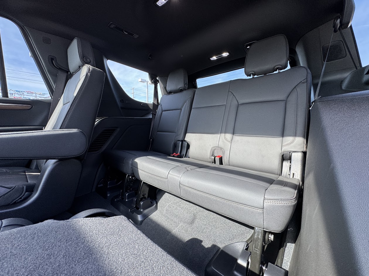 2025 Chevrolet Tahoe Vehicle Photo in BOONVILLE, IN 47601-9633