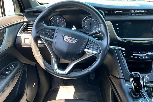 2022 Cadillac XT6 Vehicle Photo in TOPEKA, KS 66609-0000