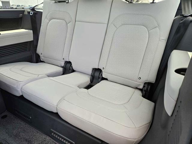 2025 Defender Vehicle Photo in AUSTIN, TX 78717
