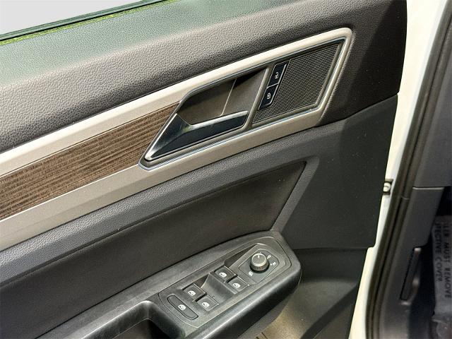 2019 Volkswagen Atlas Vehicle Photo in EVERETT, WA 98203-5662