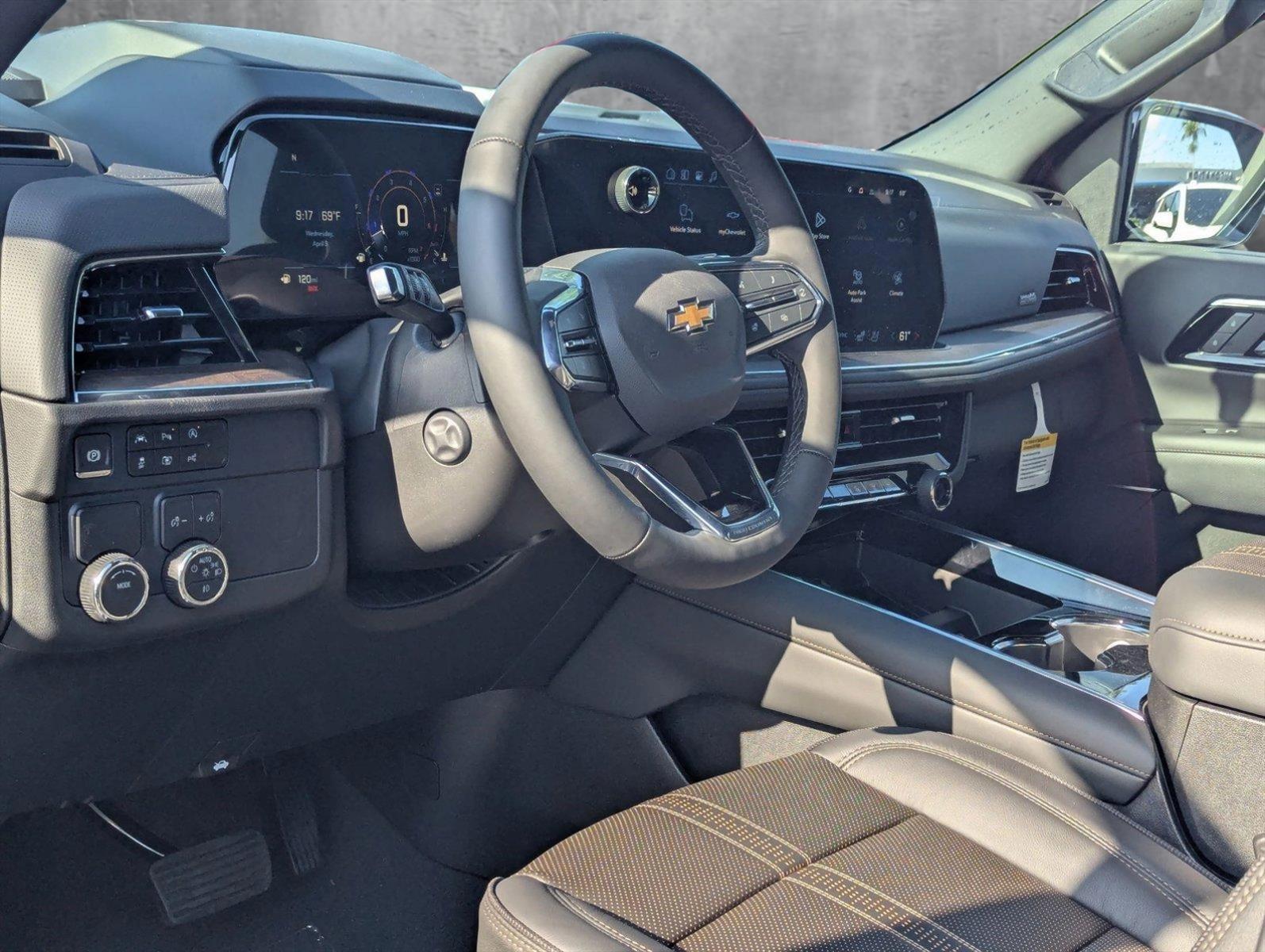 2025 Chevrolet Suburban Vehicle Photo in PEMBROKE PINES, FL 33024-6534