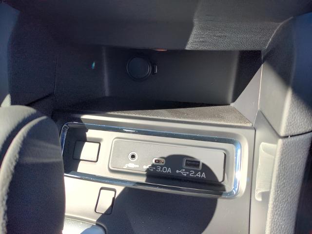 2025 Subaru Ascent Vehicle Photo in Green Bay, WI 54304