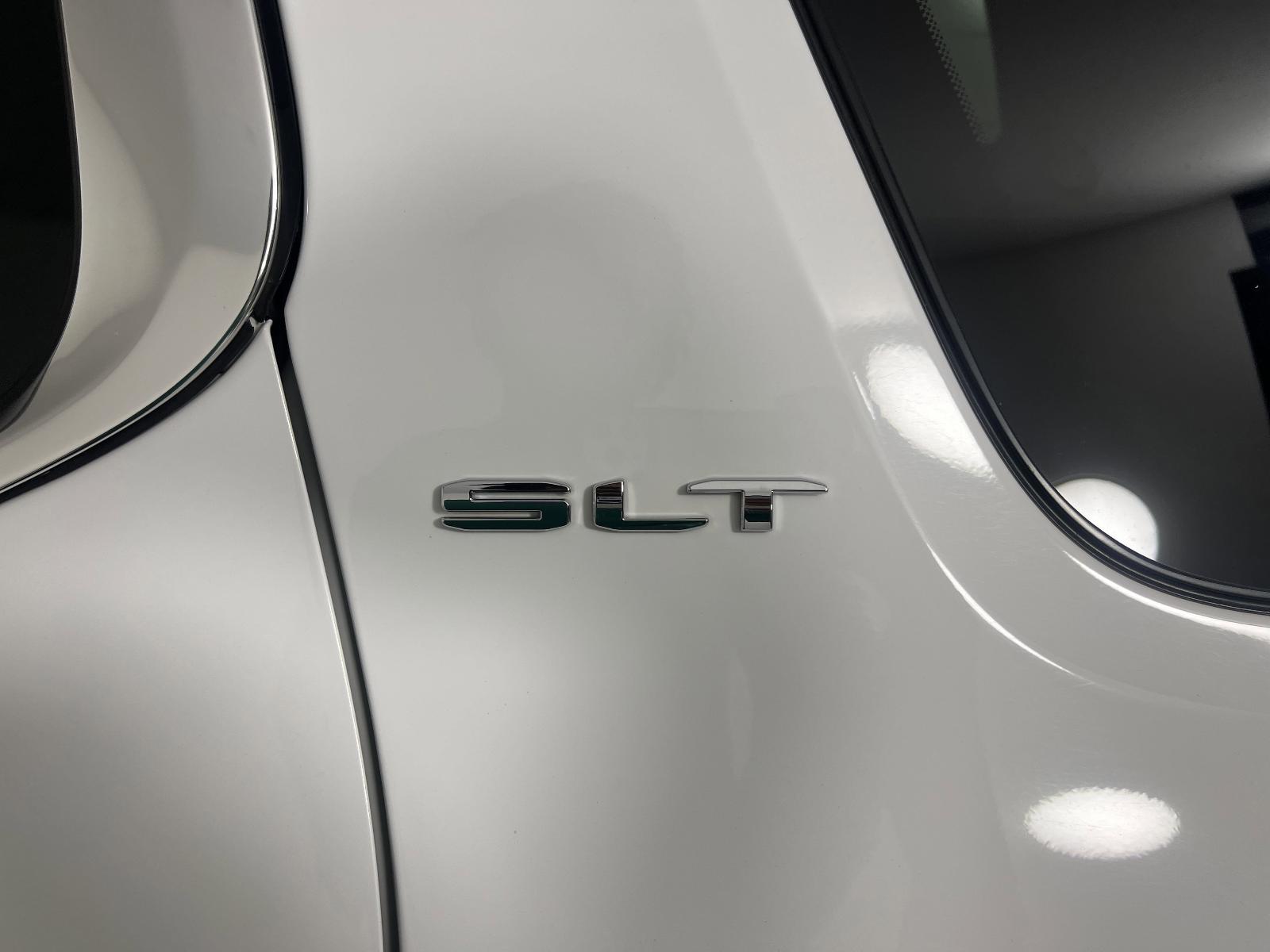 2023 GMC Acadia Vehicle Photo in GEORGETOWN, TX 78626-7508