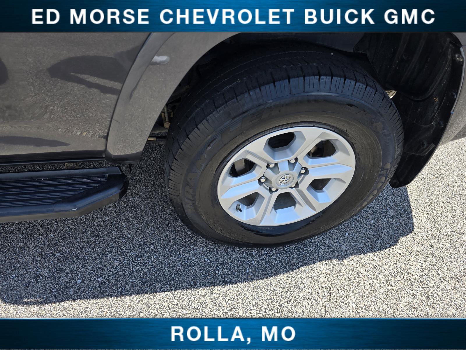 2017 Toyota 4Runner Vehicle Photo in Rolla, MO 65401