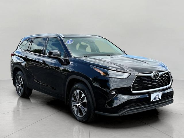 2022 Toyota Highlander Vehicle Photo in MIDDLETON, WI 53562-1492