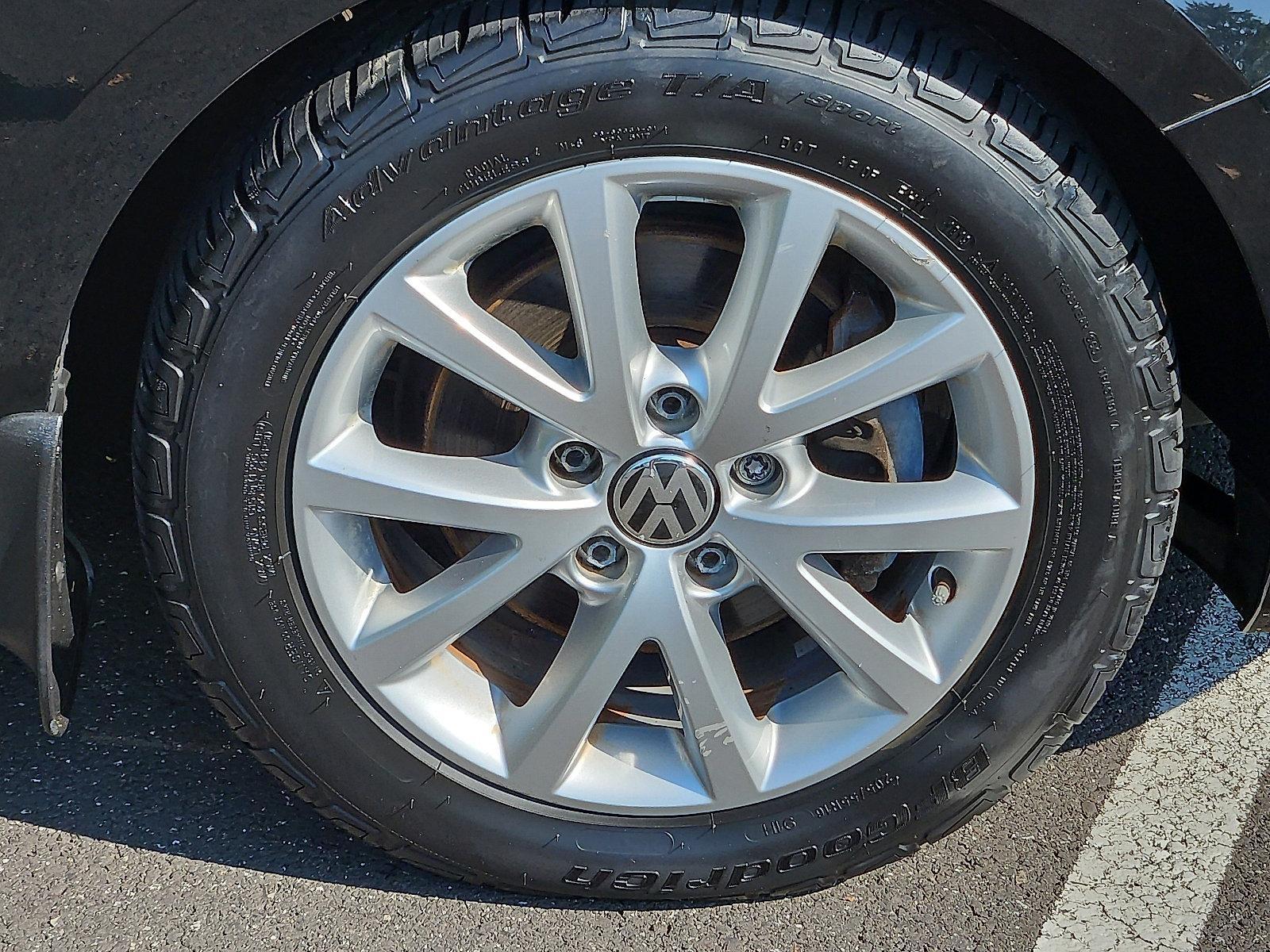 2012 Volkswagen Jetta Sedan Vehicle Photo in Jenkintown, PA 19046