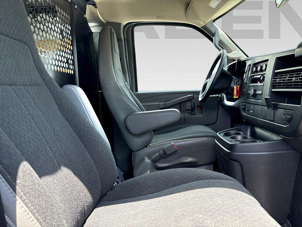 2023 GMC Savana Cargo Van Vehicle Photo in SAVANNAH, GA 31406-4513