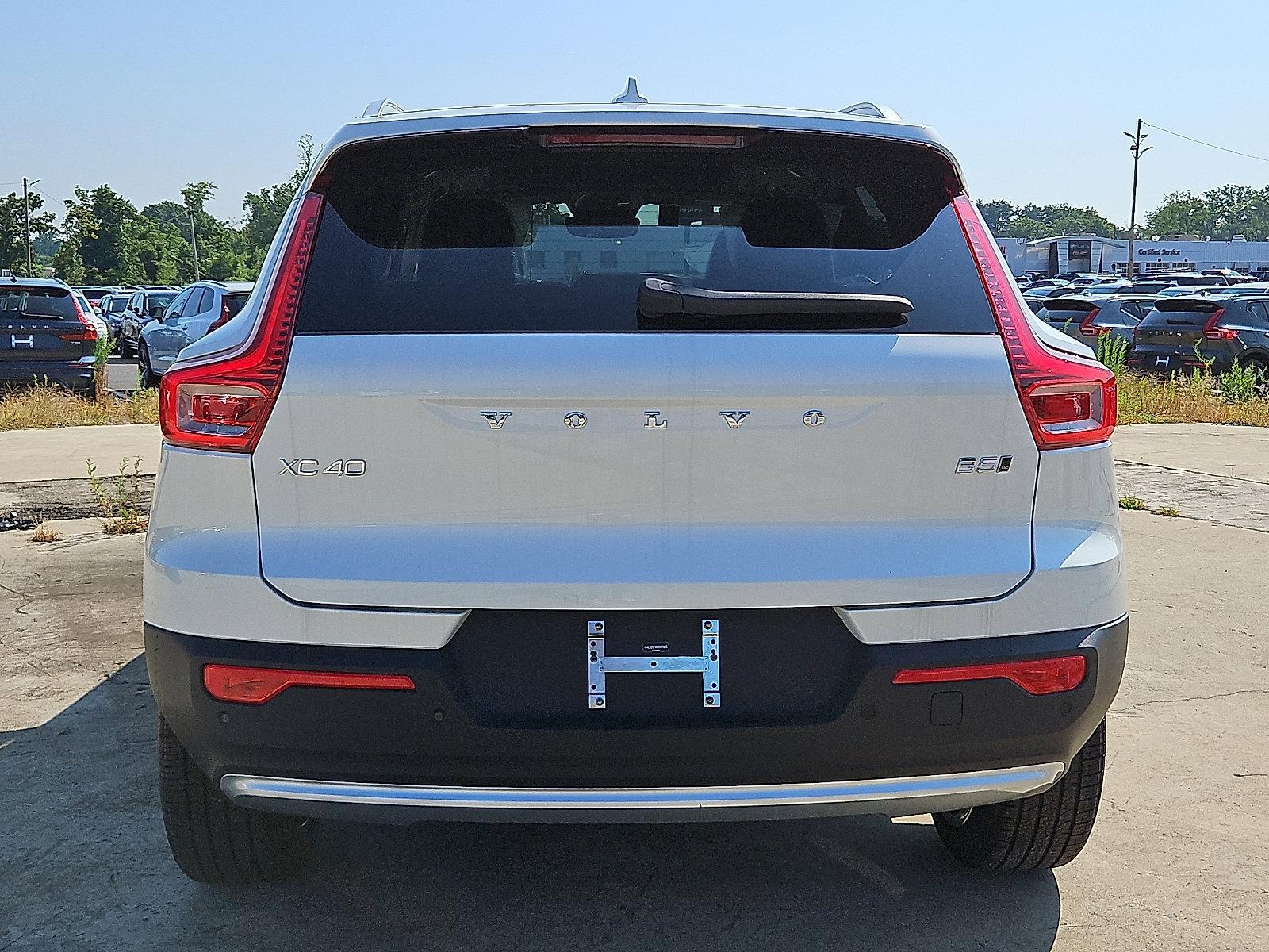 2025 Volvo XC40 Vehicle Photo in Trevose, PA 19053