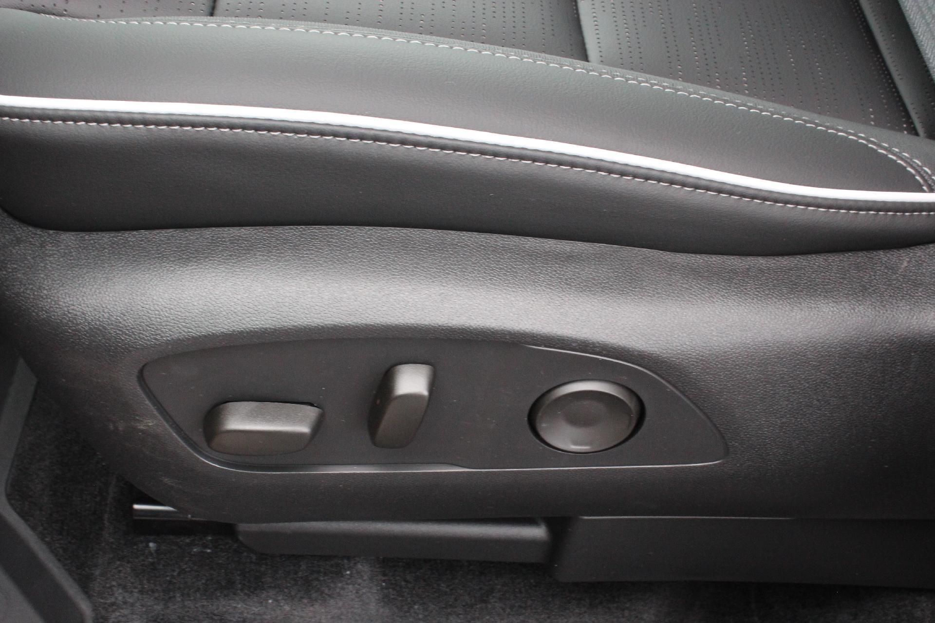 2025 Buick Enclave Vehicle Photo in AURORA, CO 80012-4011