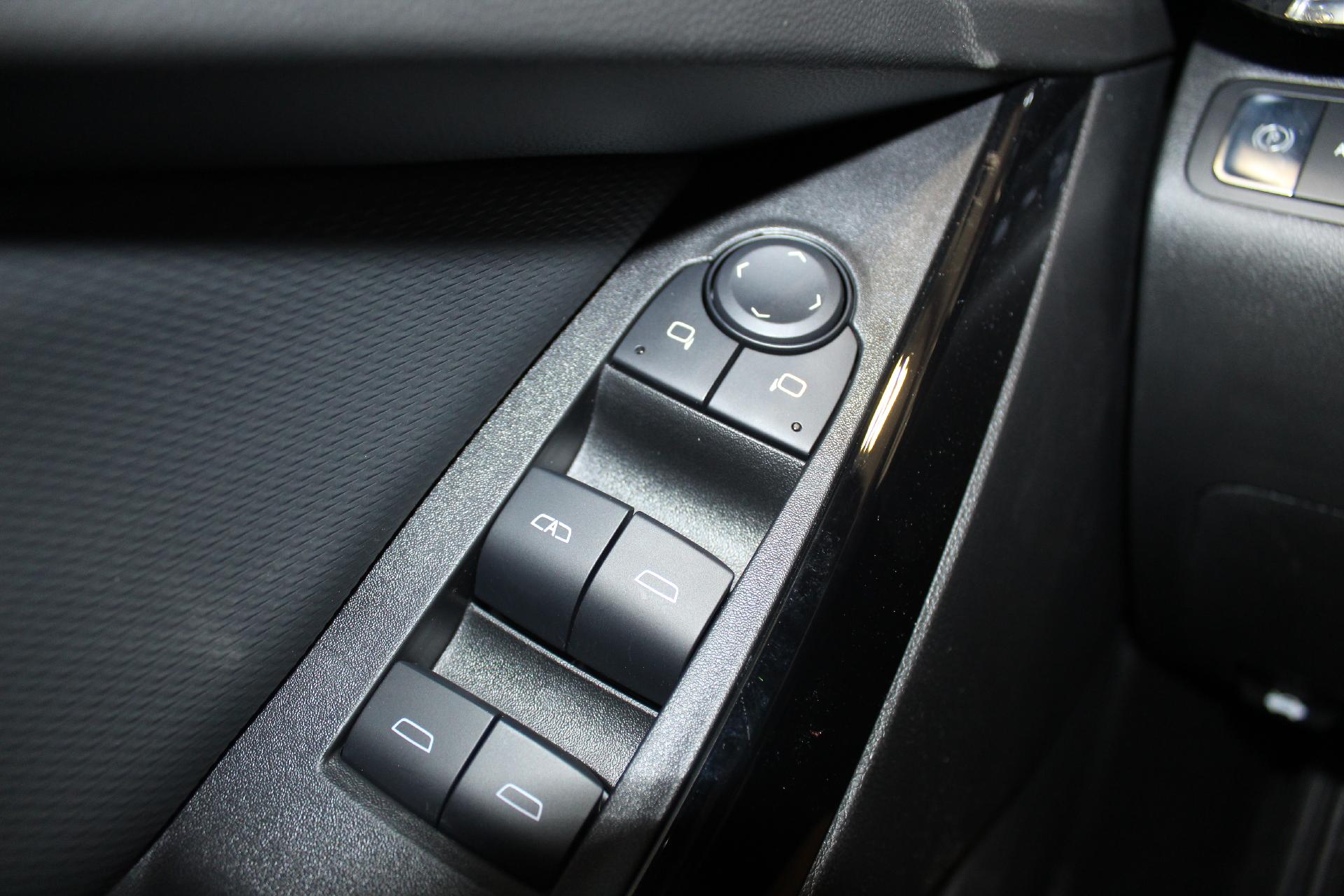 2025 Chevrolet Equinox Vehicle Photo in NORTHAMPTON, MA 01060-1120