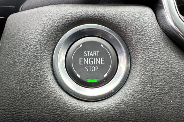 2025 GMC Canyon Vehicle Photo in ELK GROVE, CA 95757-8703
