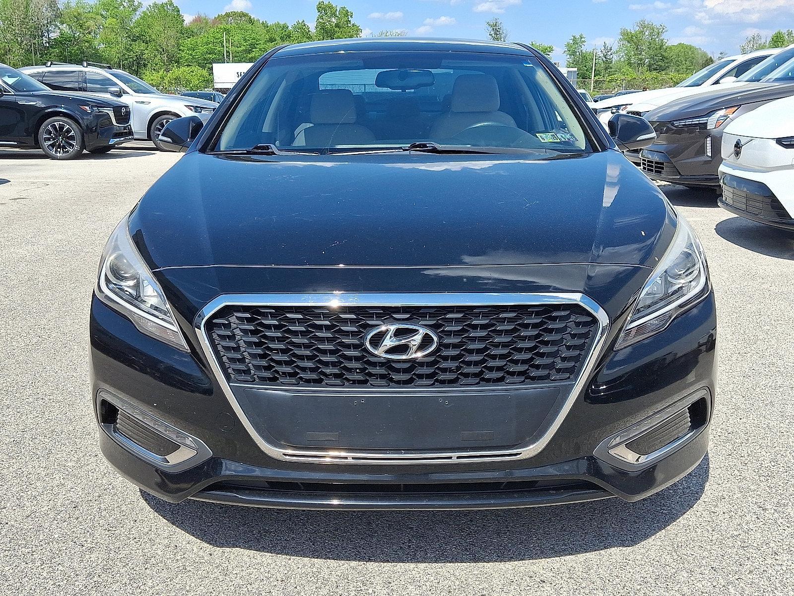 2017 Hyundai SONATA Hybrid Vehicle Photo in Trevose, PA 19053