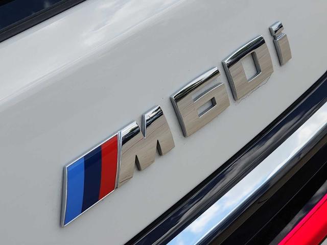 2025 BMW X7 M60i Vehicle Photo in PLANO, TX 75024