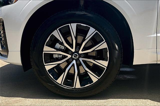2025 Volvo XC60 Vehicle Photo in Houston, TX 77007