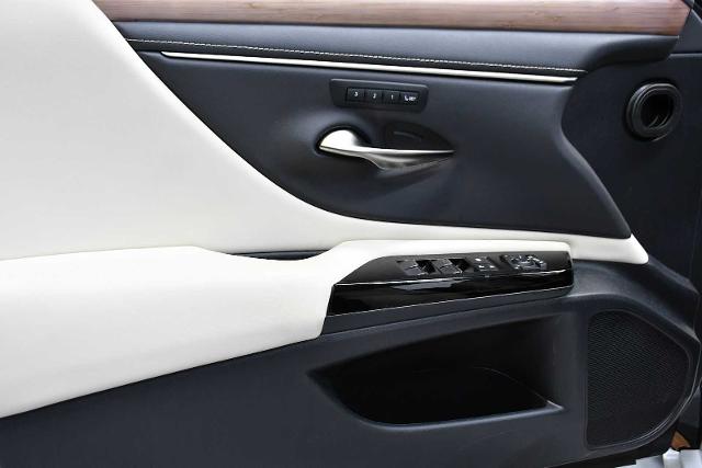 2023 Lexus ES 350 Vehicle Photo in DALLAS, TX 75235