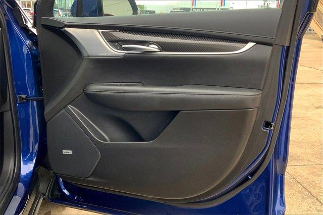 2023 Cadillac XT6 Vehicle Photo in TOPEKA, KS 66609-0000