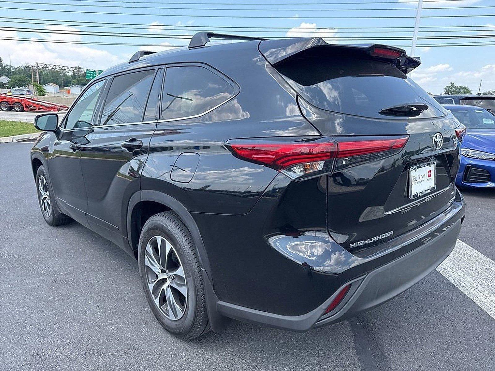 2022 Toyota Highlander Vehicle Photo in Harrisburg, PA 17111