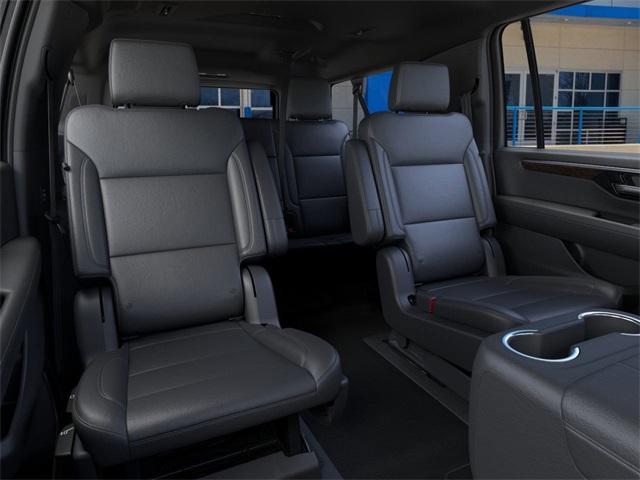 2025 Chevrolet Suburban Vehicle Photo in ENGLEWOOD, CO 80113-6708