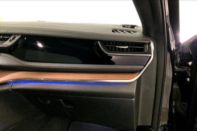 2023 Jeep Grand Cherokee Vehicle Photo in Kansas City, MO 64114