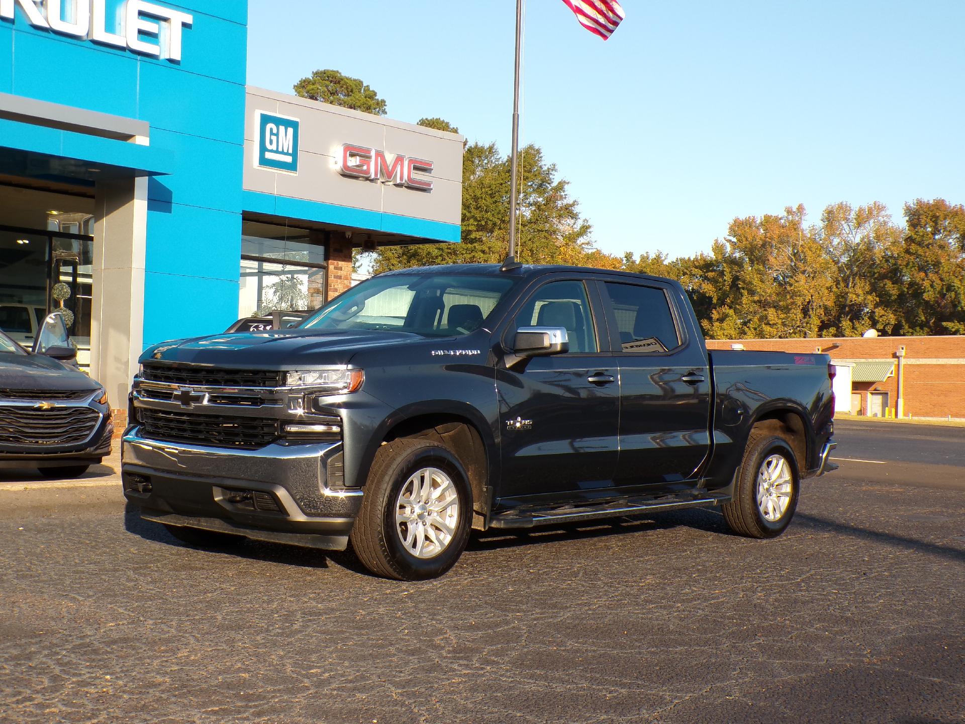 Used 2020 Chevrolet Silverado 1500 LT with VIN 1GCUYDED9LZ126605 for sale in Springhill, LA