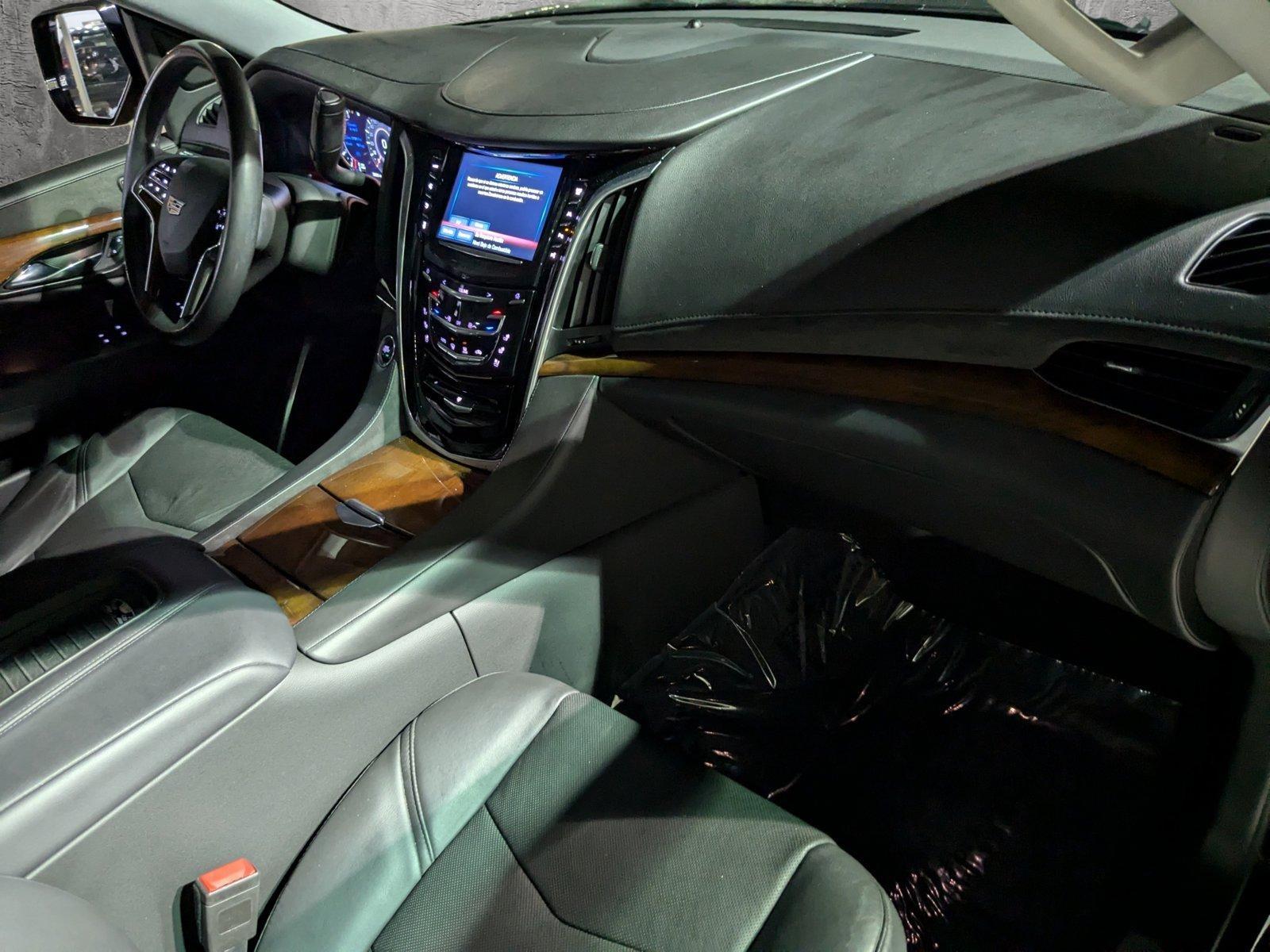 2020 Cadillac Escalade Vehicle Photo in Miami, FL 33169