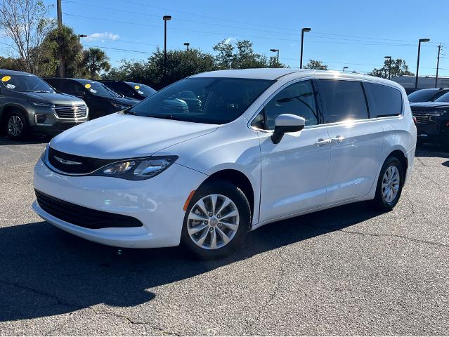 2017 Chrysler Pacifica Vehicle Photo in BEAUFORT, SC 29906-4218