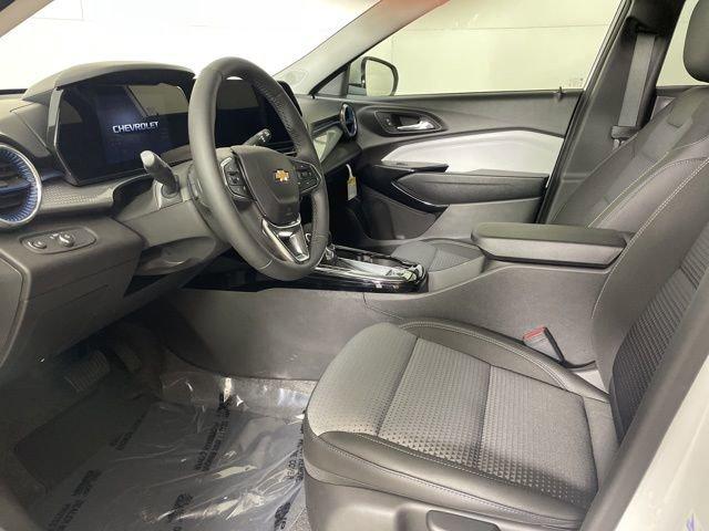 2025 Chevrolet Trax Vehicle Photo in PHOENIX, AZ 85014-3381