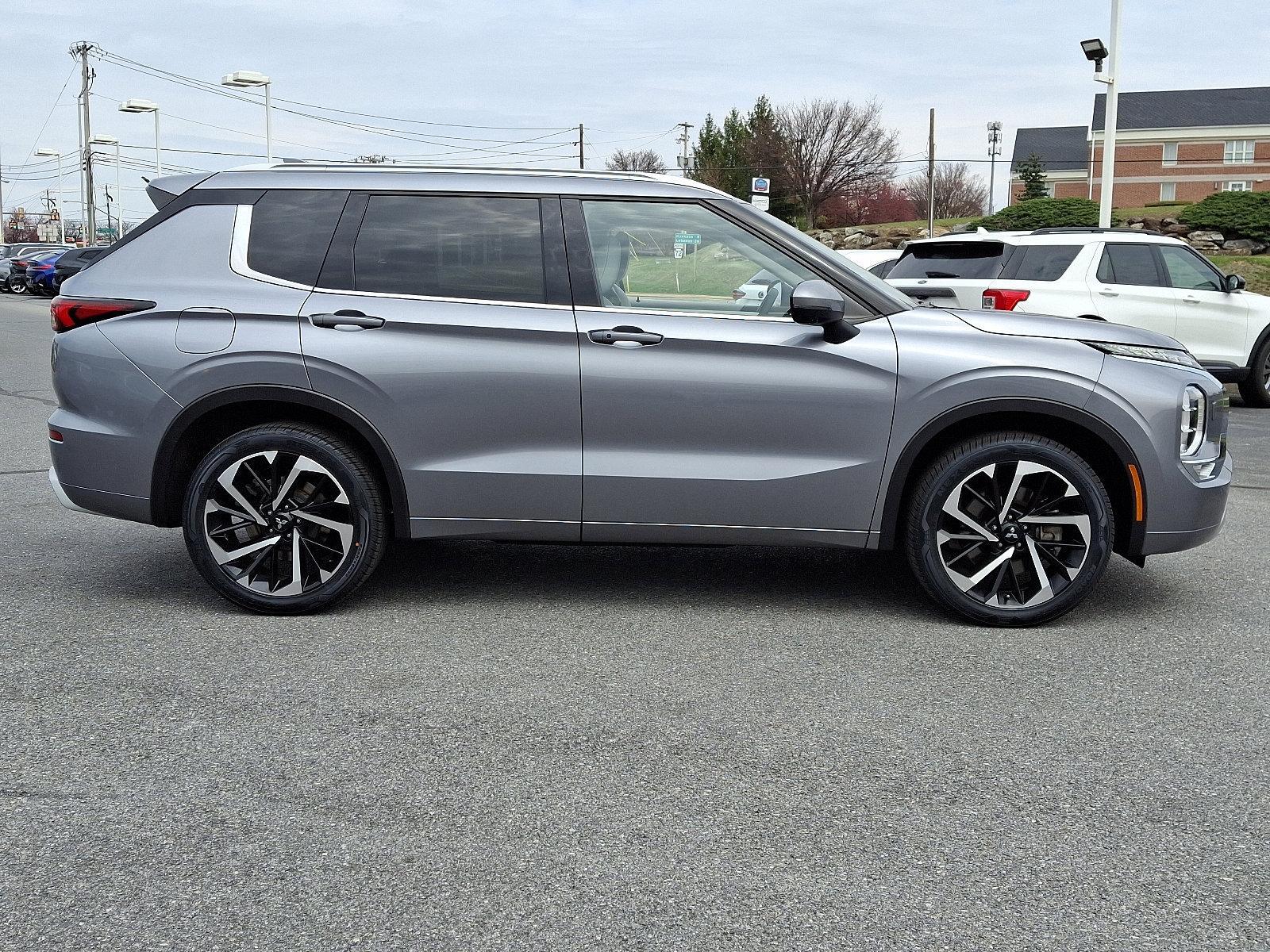 2022 Mitsubishi Outlander Vehicle Photo in Lancaster, PA 17601