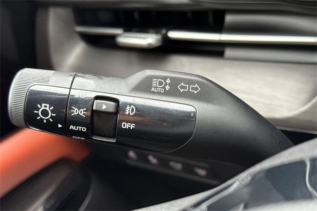 2022 Kia Carnival Vehicle Photo in ELK GROVE, CA 95757-8703