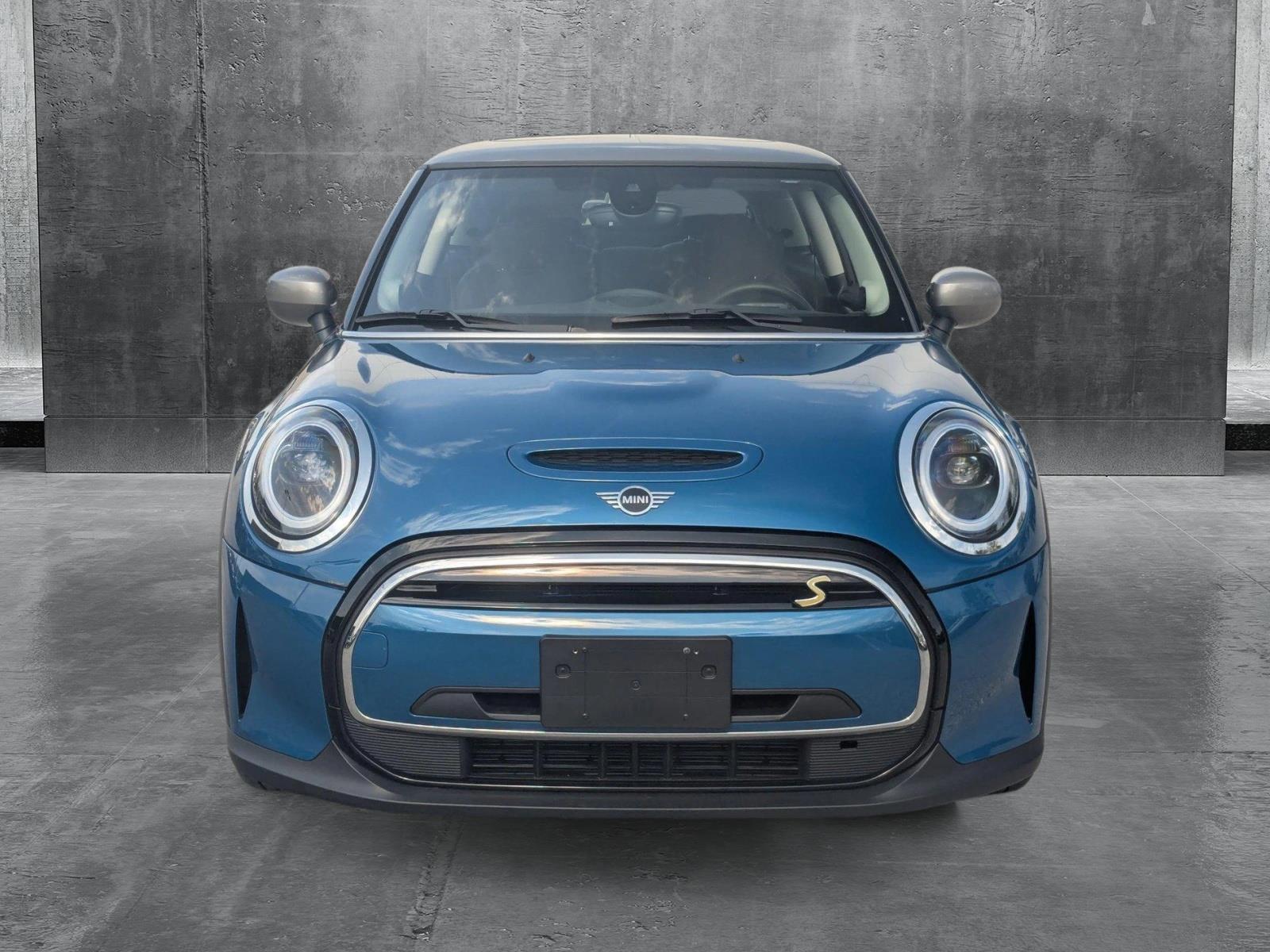 2024 MINI Electric Hardtop 2 Door Signature Vehicle Photo in Towson, MD 21204