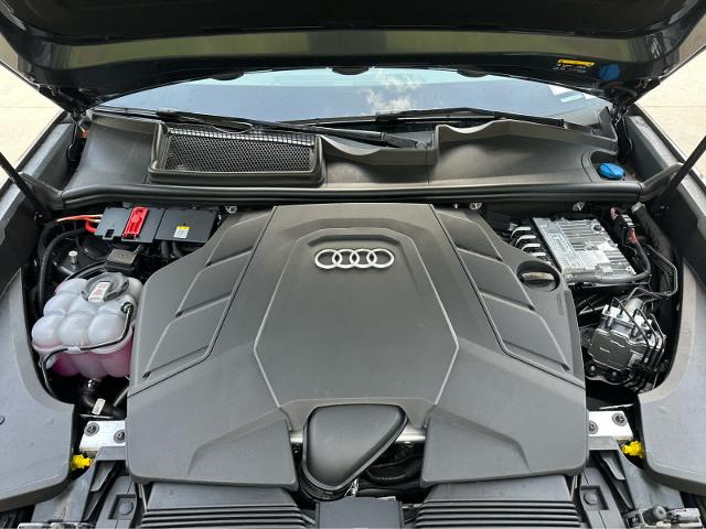 2025 Audi Q8 Vehicle Photo in HOUSTON, TX 77090