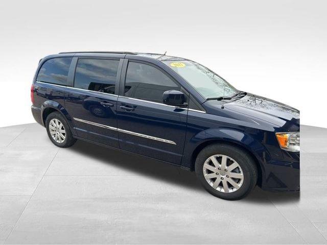 2015 Chrysler Town & Country Vehicle Photo in MEDINA, OH 44256-9631