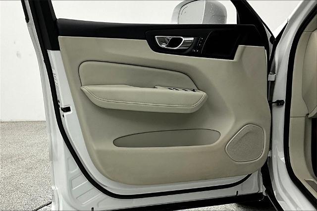 2022 Volvo XC60 Vehicle Photo in Grapevine, TX 76051