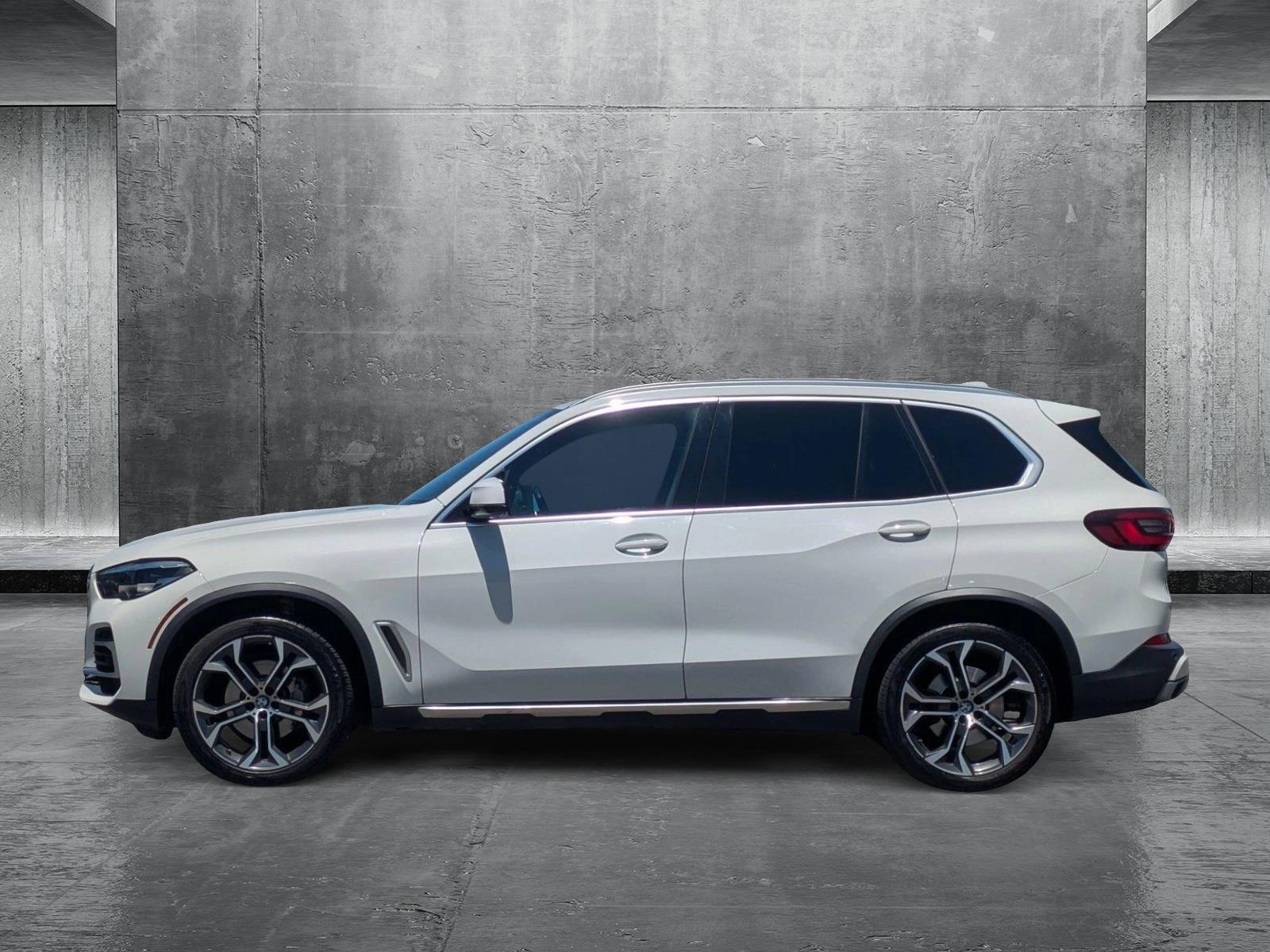 2022 BMW X5 sDrive40i Vehicle Photo in Valencia, CA 91355-1794
