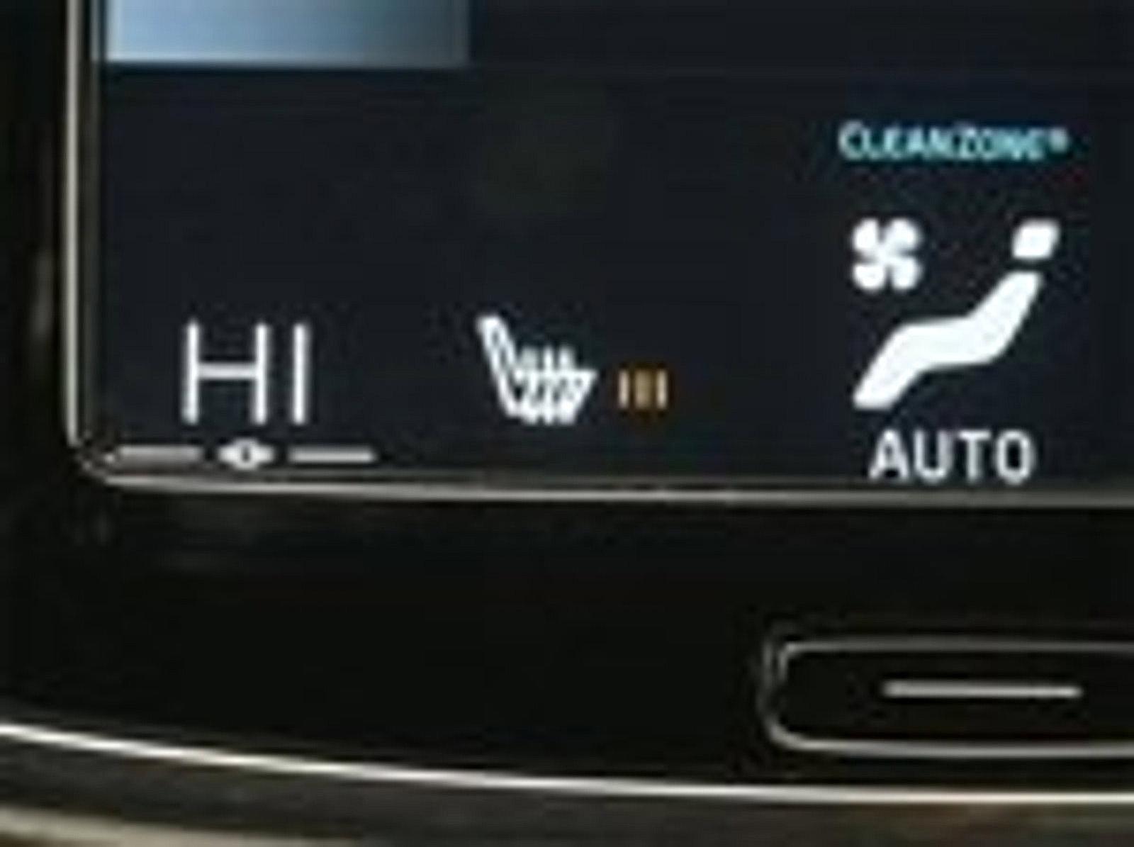 2022 Volvo XC90 Vehicle Photo in Trevose, PA 19053